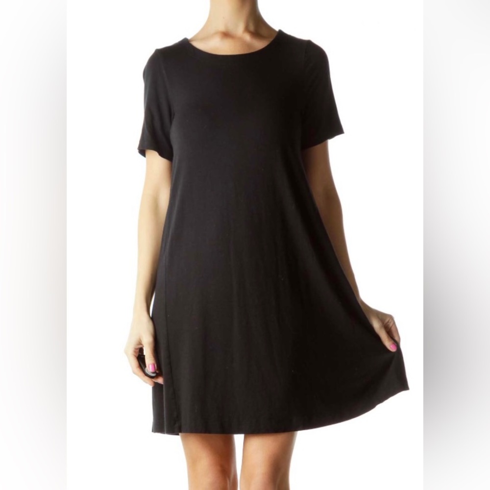 LOFT Black Short Sleeve Trapeze Dress